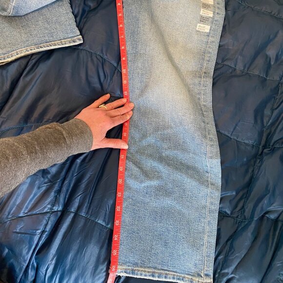 Ribcage Straight Ankle Women's Jeans - Picture 15 of 15